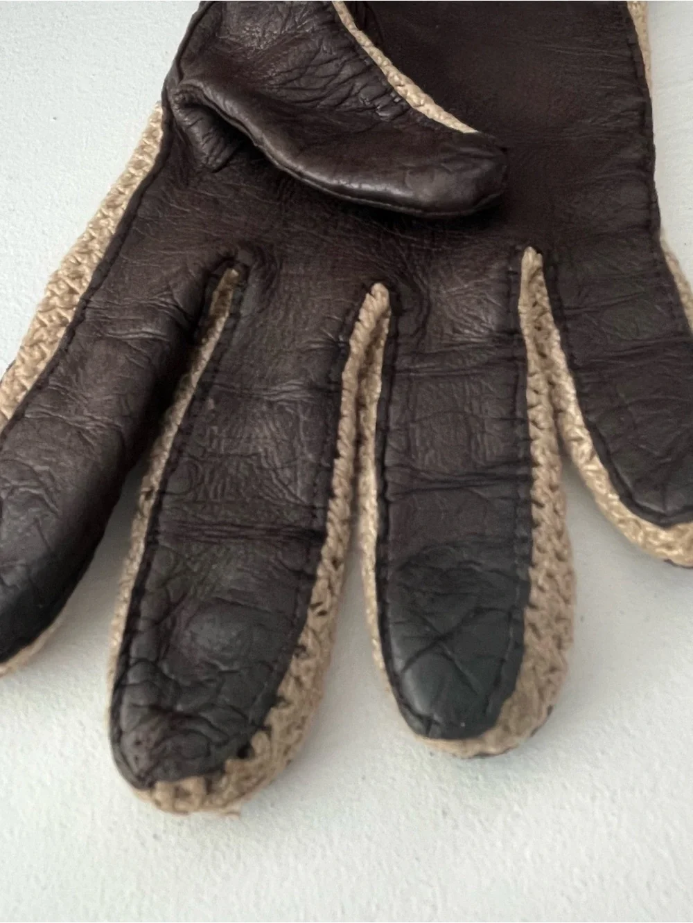 Vintage Women’s dark Brown Italian Leather beige Crochet Driving Gloves Soft 7